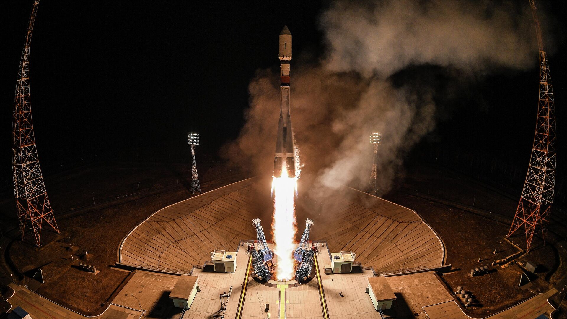 Запуск ракеты-носителя Союз-2.1б с первым спутником группировки Сфера — Скиф-Д — на космодроме Восточный - РИА Новости, 1920, 23.10.2022