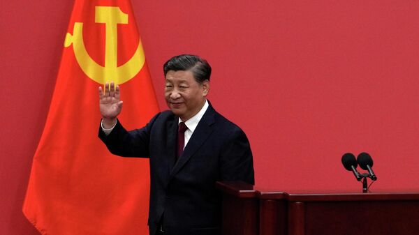 Си Цзиньпин на мероприятии, посвященном представлению нового состава Постоянного комитета Политбюро ЦК Компартии Китая