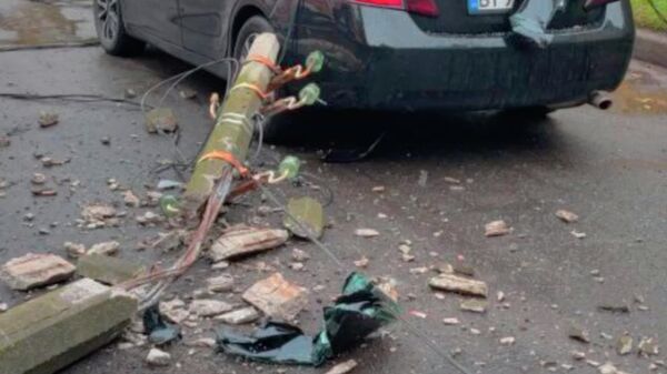Автомобиль на месте теракта в Херсоне. Кадр видео