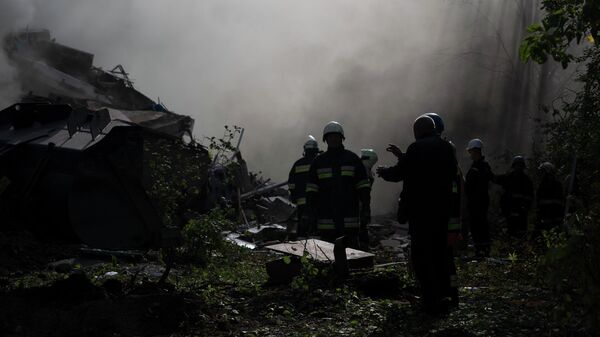 Украинские пожарные на месте происшествия. Архивное фото
