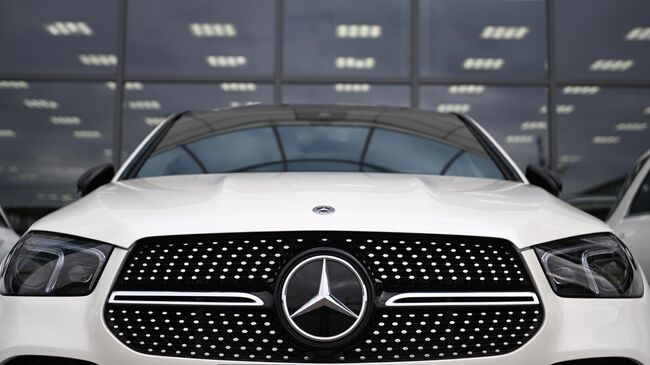Автомобиль немецкой автомобильной марки Mercedes-Benz