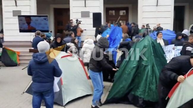 Разгон акции протеста у здания Генпрокуратуры в Кишиневе