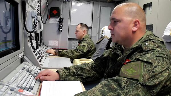 Работа расчета ракетных войск стратегического назначения РФ перед запуском межконтинентальной баллистической ракеты (МБР) РС-24 Ярс