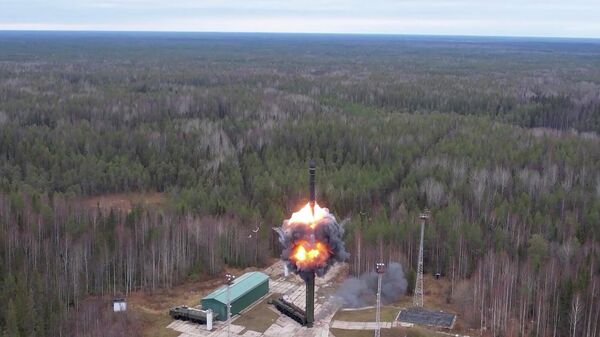 Запуск межконтинентальной баллистической ракеты РС-24 Ярс
