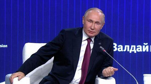  ”Ляпнула девушка”: Путин о словах Лиз Трасс в отношении применения ядерного оружия 