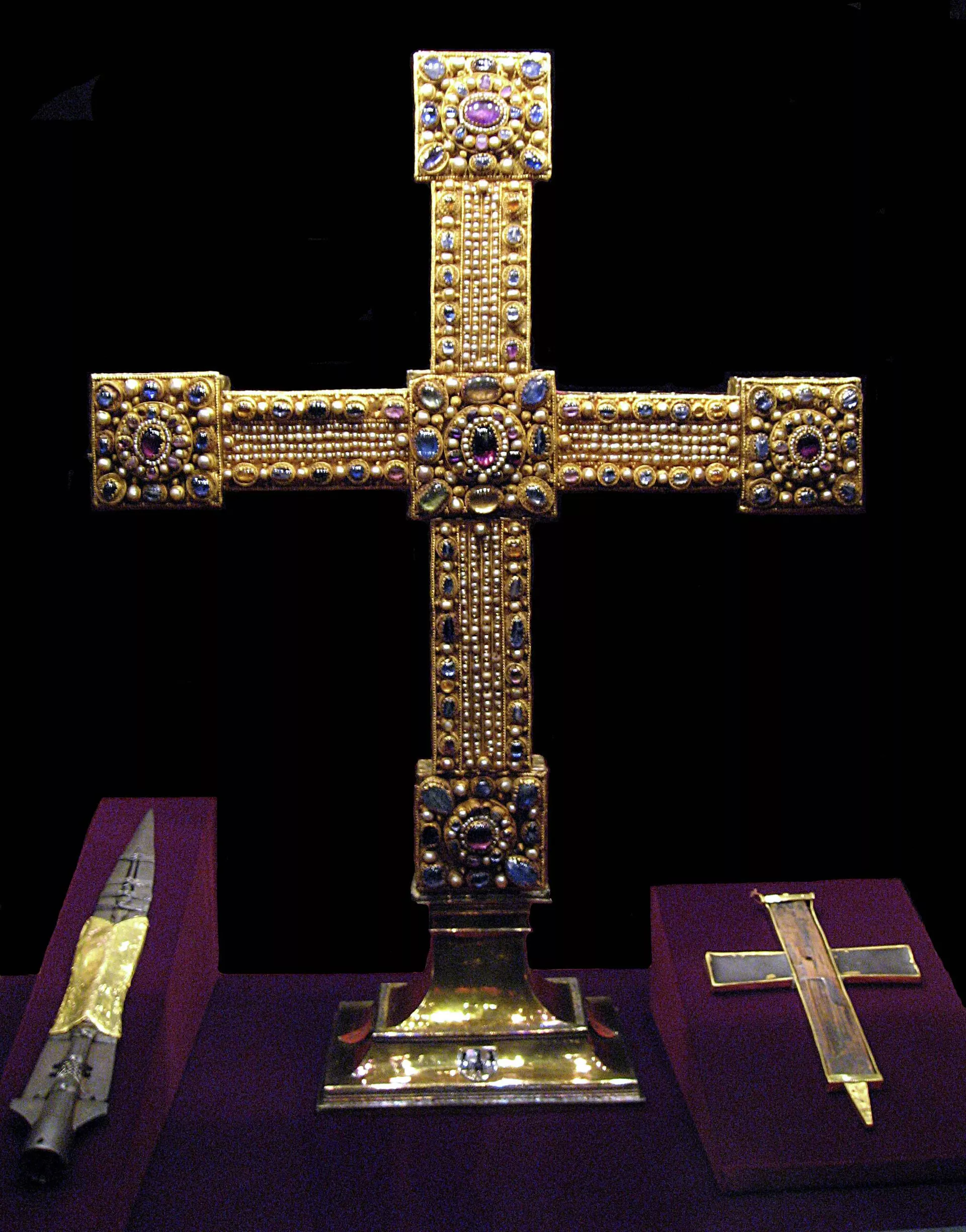 Lanza Sagrada, Cruz Imperial y Cruz Dadora de Vida.  Tesoro del castillo de Hofburg, Austria - RIA Novosti, 1920, 28/10/2022