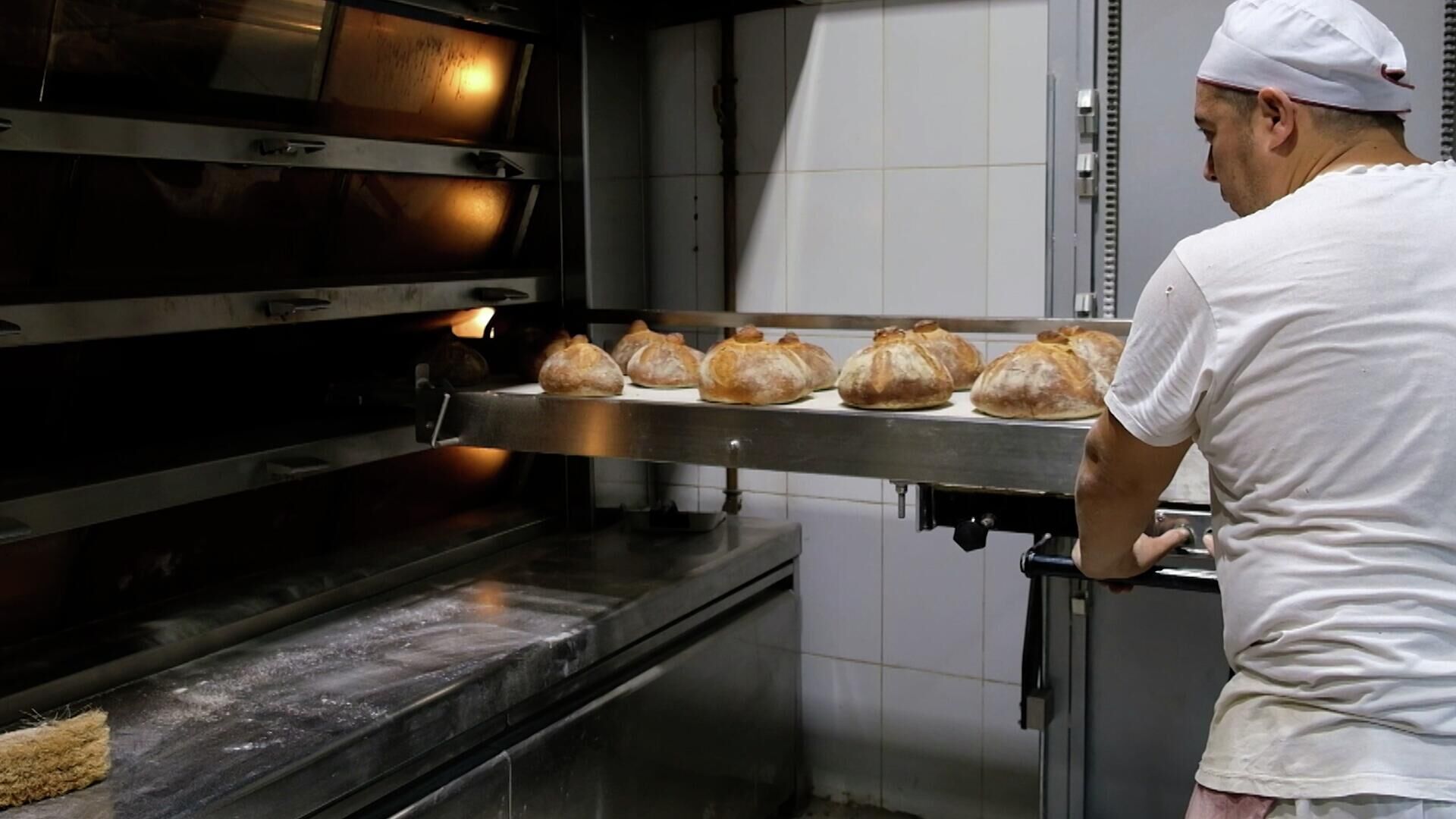 Без света нет хлеба. Протесты в пекарнях Испании - РИА Новости, 1920, 30.10.2022