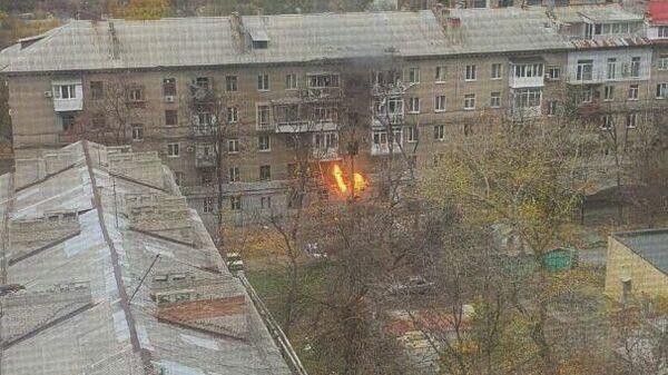 Последствия обстрела центра Донецка. Архивное фото