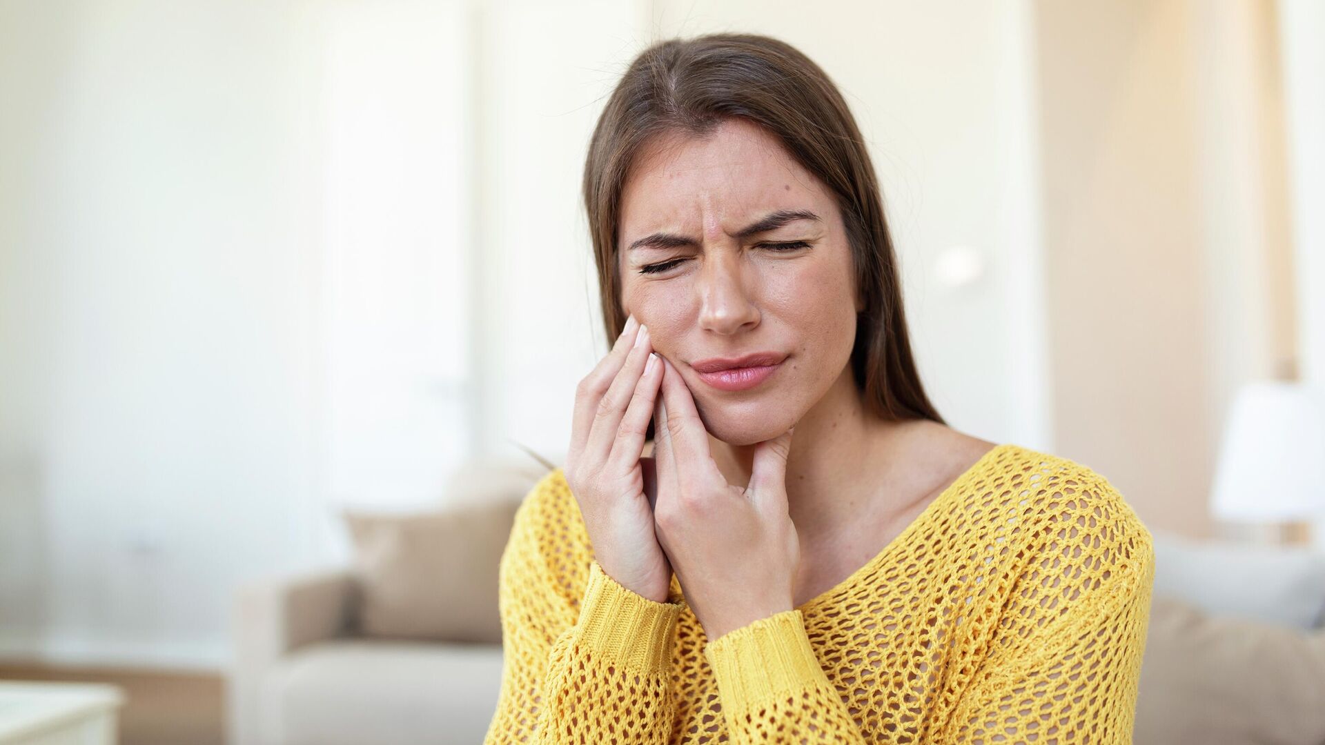 Болит челюсть зубов: причины и лечение