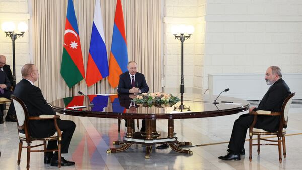 Трехсторонние переговоры президента России, президента Азербайджана и премьер-министра Армении