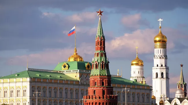 Большой Кремлевский дворец, колокольня Ивана Великого и Водовзводная башня Московского Кремля