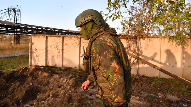 Боец на позиции на Северском направлении