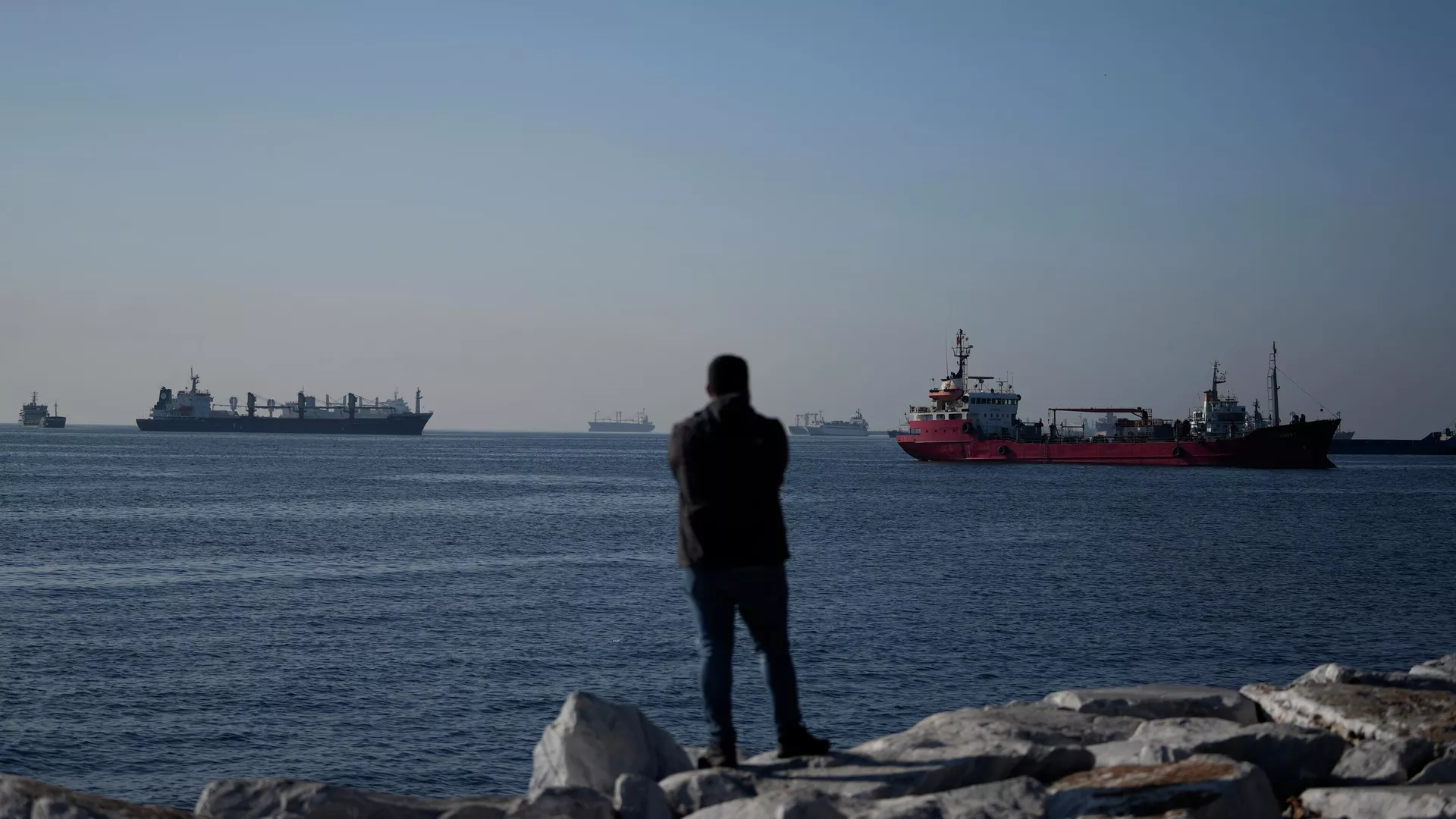 Турция с 1 июля увеличит плату за проходы через черноморские проливы