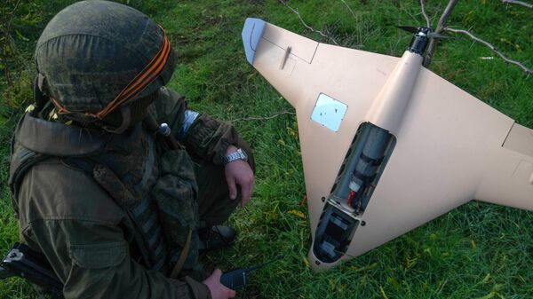 Военнослужащий ВС РФ запускает дрон-камикадзе Куб на Николаево-Криворожском направлении
