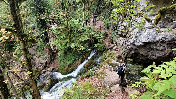 Путешествие к водопаду и пещере Исиченко, окрестности Мезмая