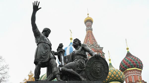 Открытие после реставрации памятника гражданину Минину и князю Пожарскому на Красной площади в Москве 