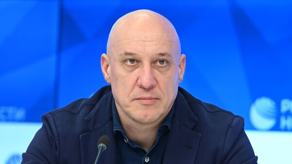 Заслуженный артист РФ, депутат Госдумы Денис Майданов
