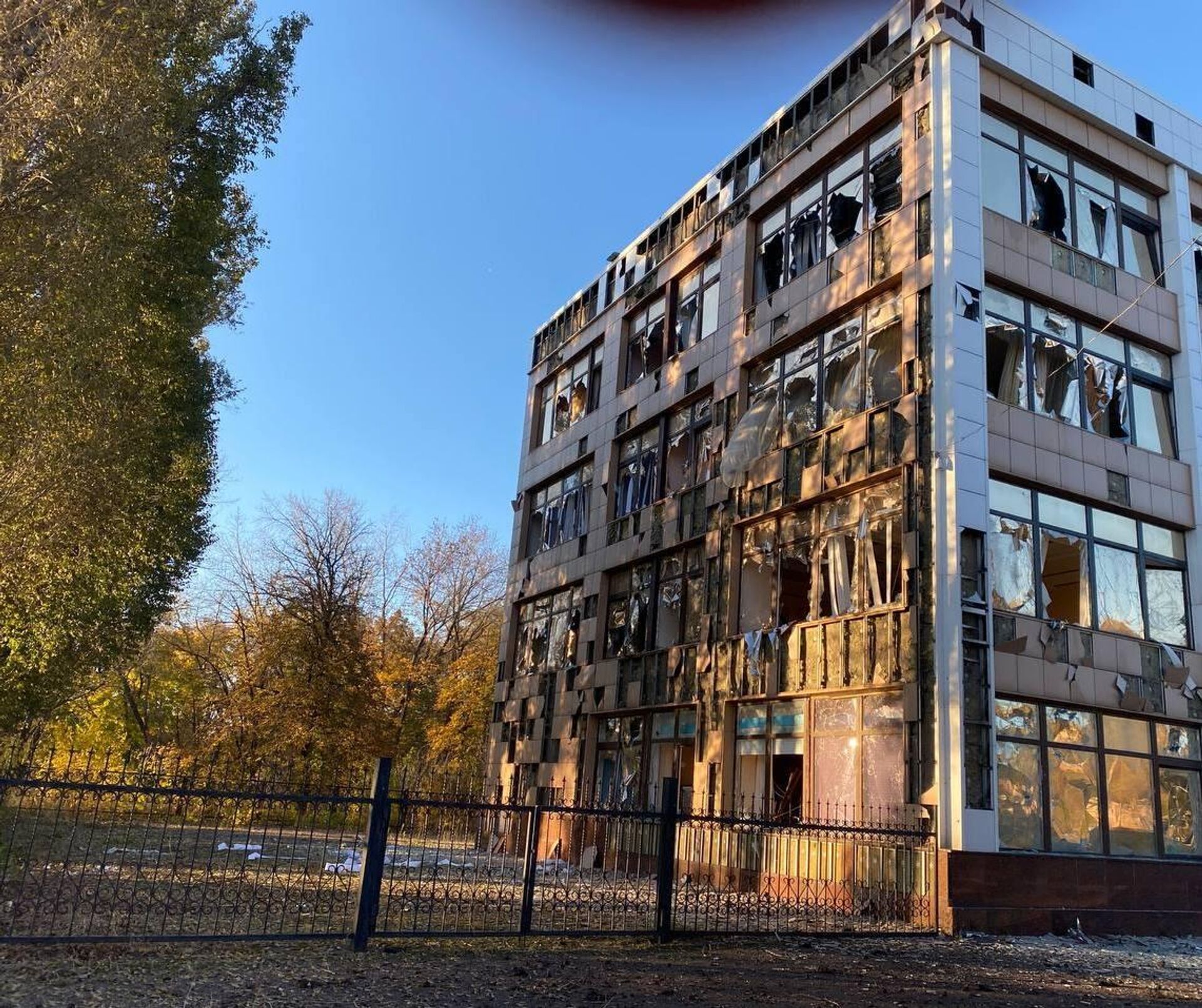 Разрушения, нанесенные огнем вооруженных формирований Украины заводу Стирол в Горловке - РИА Новости, 1920, 03.11.2022