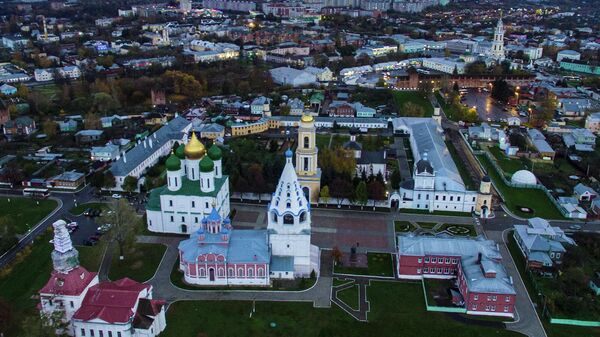 Вид на соборную площадь Коломенского кремля 