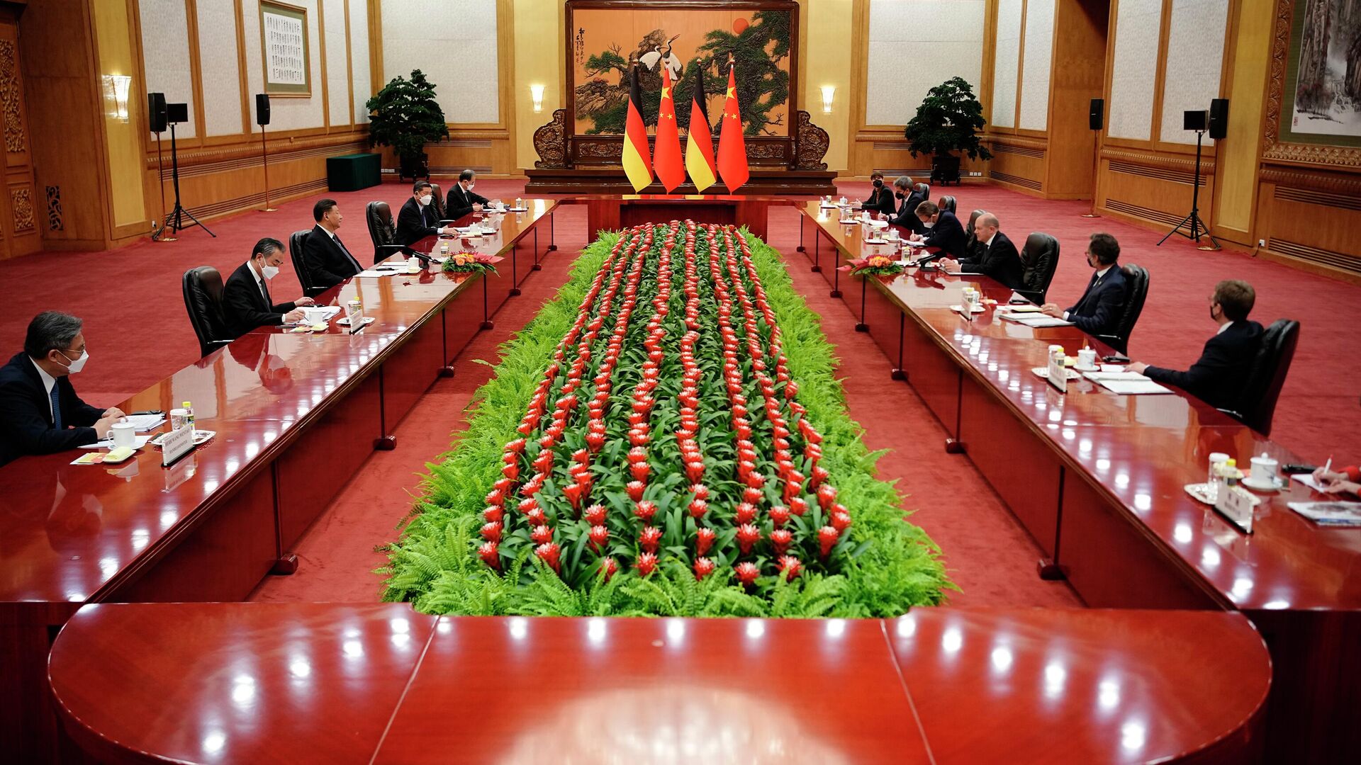Председатель КНР Си Цзиньпин и канцлер Германии Олаф Шольц во время встречи в Доме народных собраний в Пекине - РИА Новости, 1920, 04.11.2022