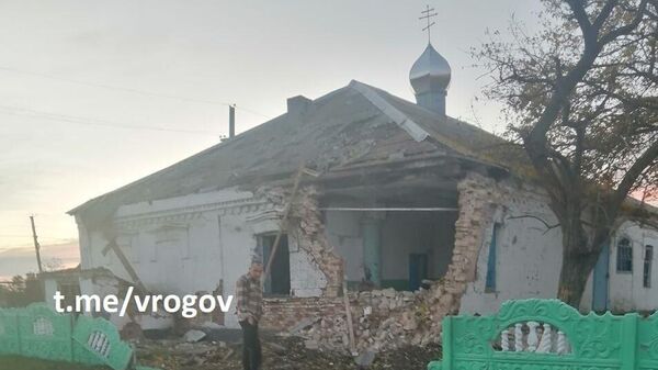 Последствия попадания снаряда в церковь в селе Любимовка Запорожской области