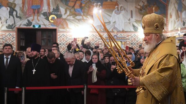 Патриарх Московский и всея Руси Кирилл совершает чин великого освящения храма 