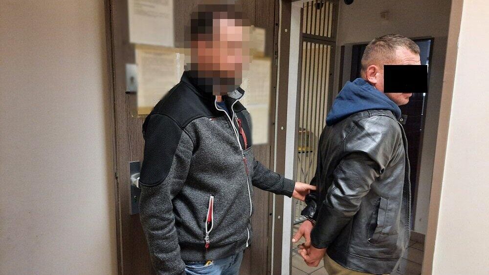 30-летнего мужчину задержали в нетрезвом виде за рулем катафалка в Варшаве, Польша - РИА Новости, 1920, 07.11.2022