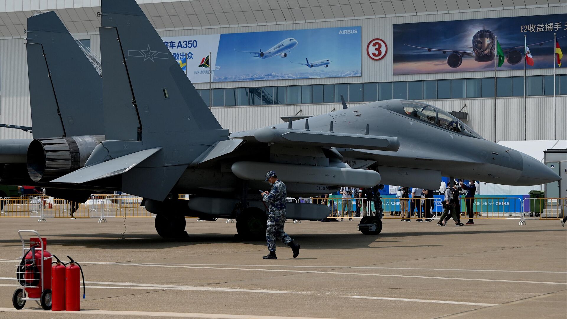 Истребитель J-16 на международном авиасалоне Airshow China в Чжухае - РИА Новости, 1920, 07.11.2022