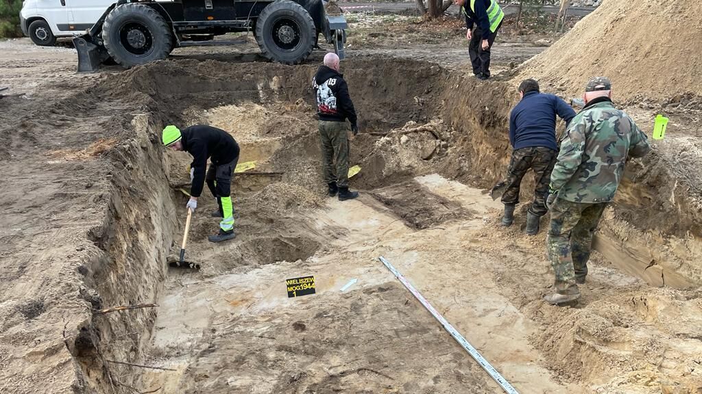 В Польше при строительстве виадука нашли братскую могилу советских солдат - РИА Новости, 1920, 07.11.2022