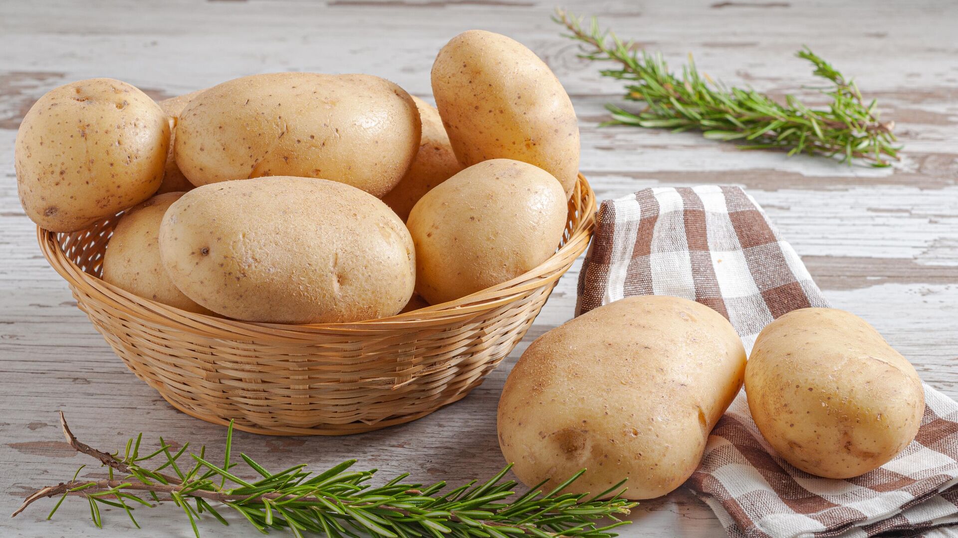 От драников до чипсов: 12 рецептов самых вкусных и популярных блюд из картошки