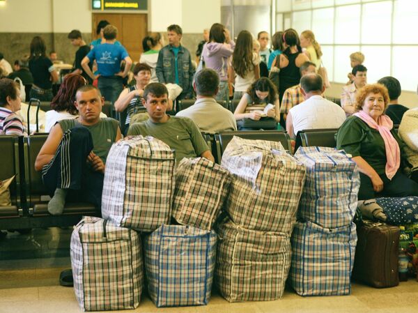 Пассажиры на Ярославском вокзале Пассажиры на Ярославском вокзале