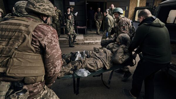 Раненый украинский военный в Бахмуте