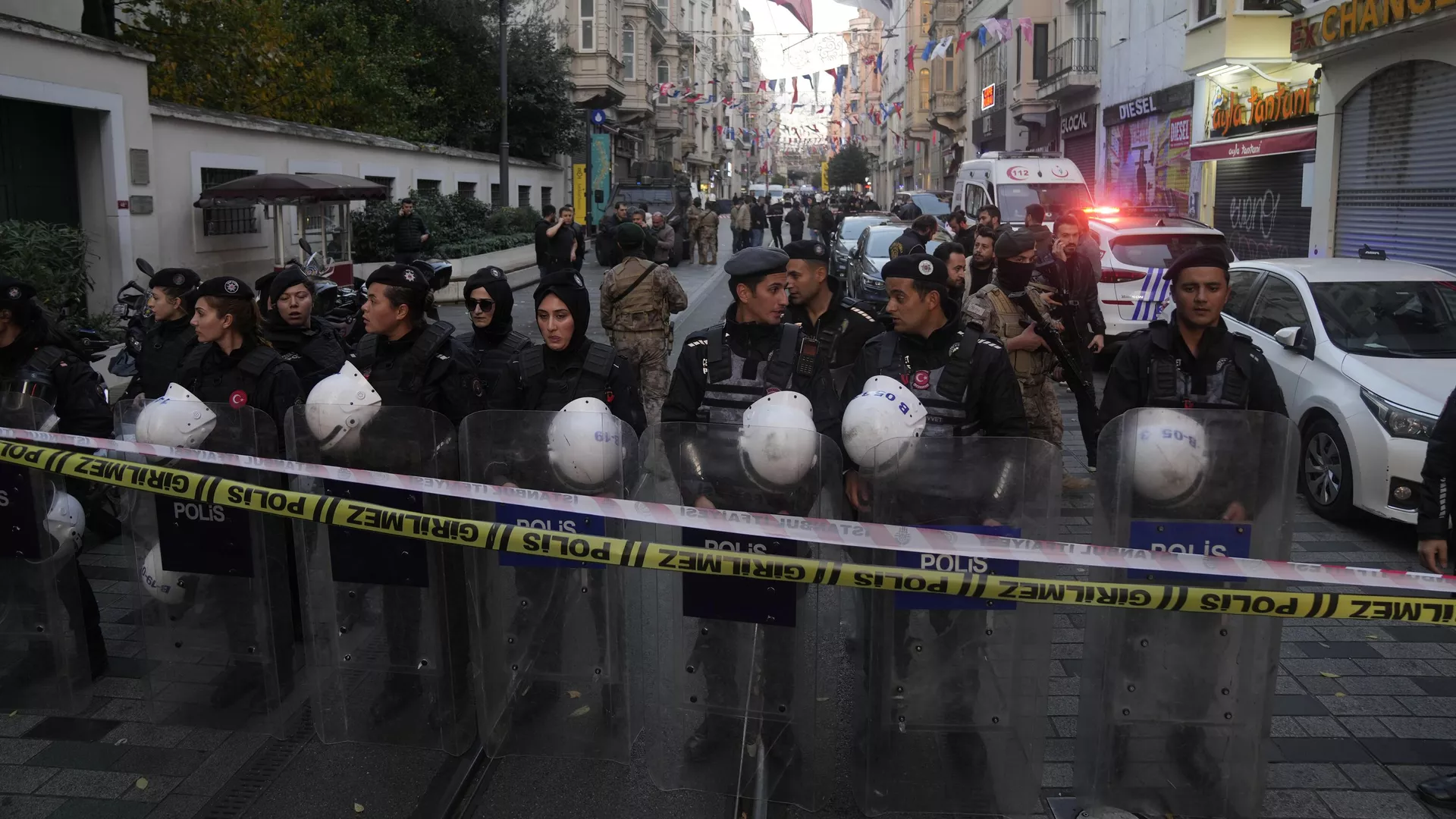 Αξιωματικοί επιβολής του νόμου στην οδό Istiklal στην Κωνσταντινούπολη, Τουρκία - RIA Novosti, 1920, 15/11/2022