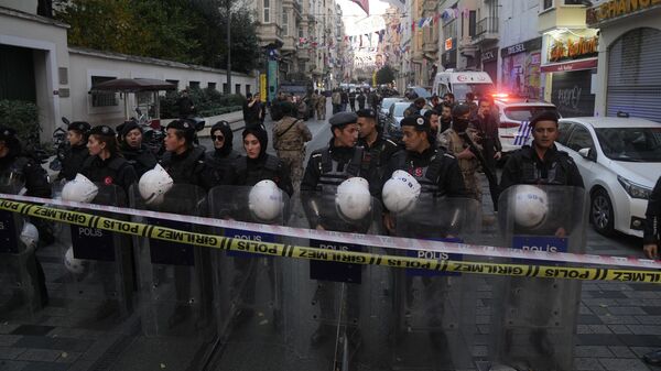 Сотрудники правоохранительных органов в Стамбуле