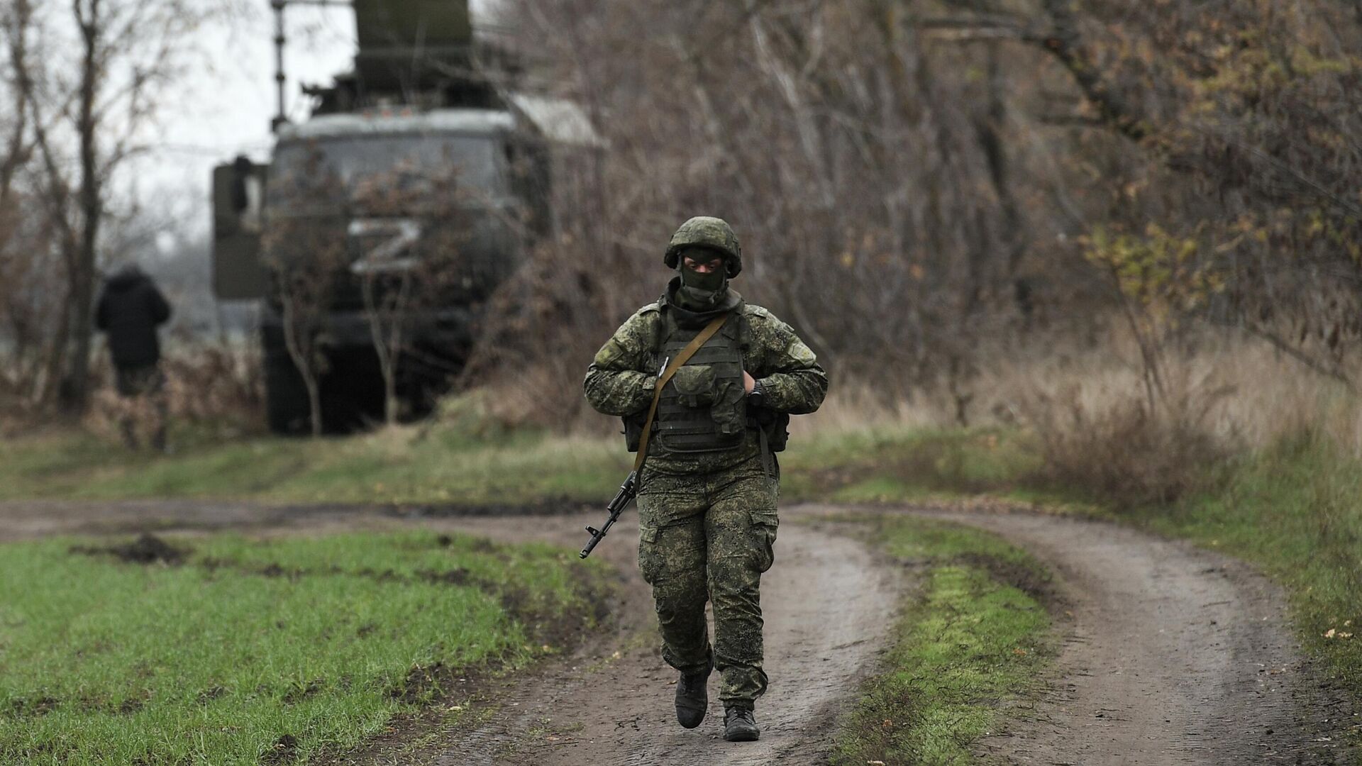 Военнослужащие подразделений радиоэлектронной борьбы в зоне проведения спецоперации - РИА Новости, 1920, 16.12.2023