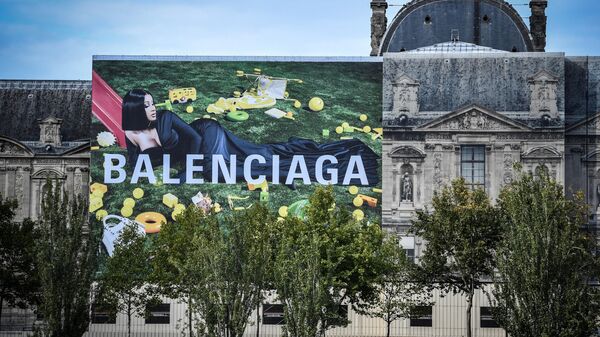Баннер бренда Balenciaga