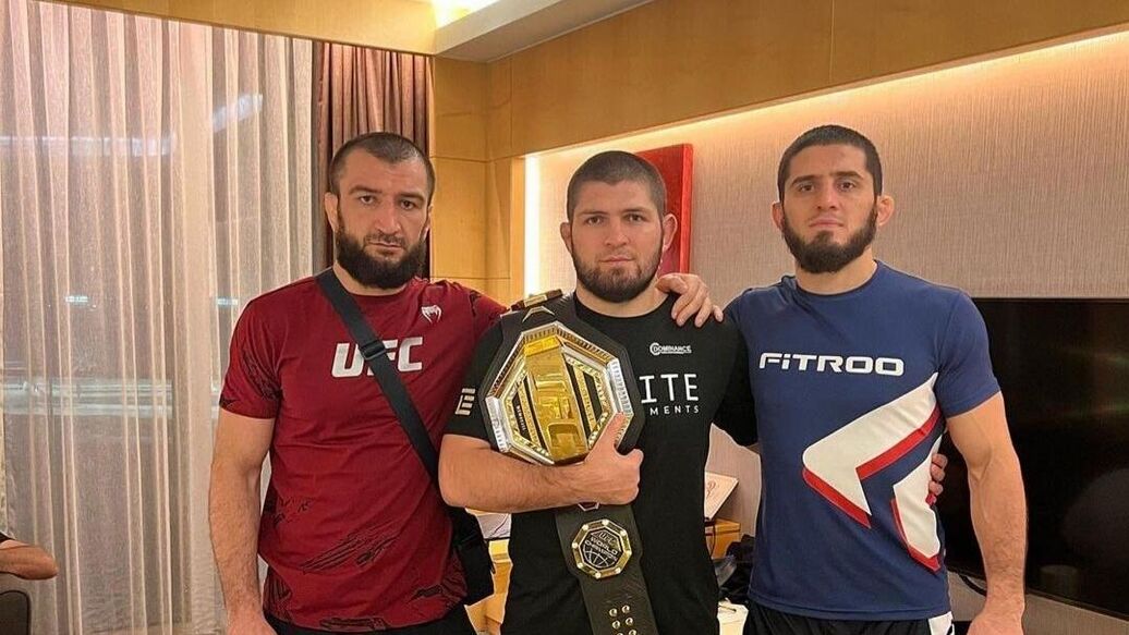 Брат Хабиба подрался с товарищем Макгрегора на UFC 322, пишут СМИ