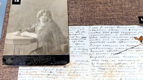Письмо с засушенным цветком Екатерины Томсон – родным, в станицу Лабинскую. Февраль 1913 года