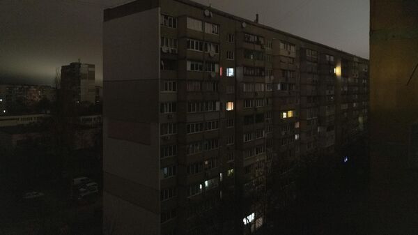 Многоквартирные дома в вечернем Киеве. Архивное фото