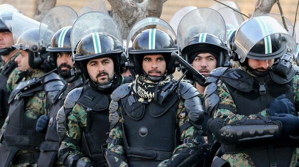 Сотрудники сил безопасности Ирана