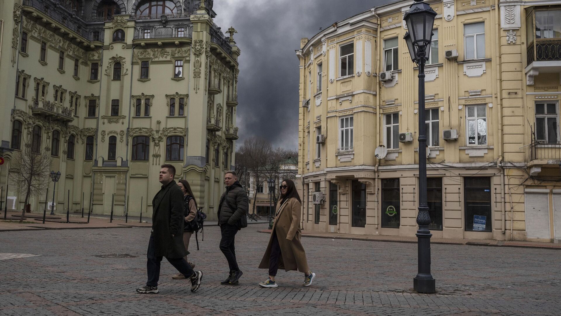 Дым от взрыва в Одессе - РИА Новости, 1920, 04.02.2023