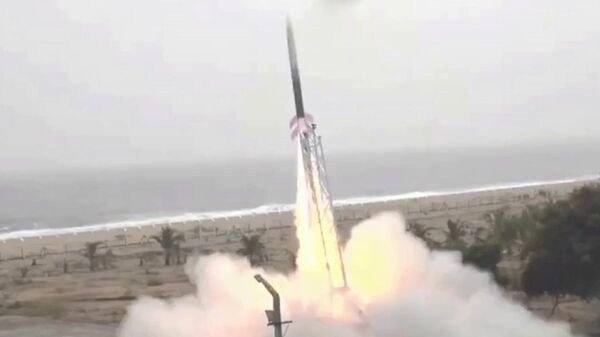 Кадры успешного запуска первой частной космической ракеты Индии Vikram-S 