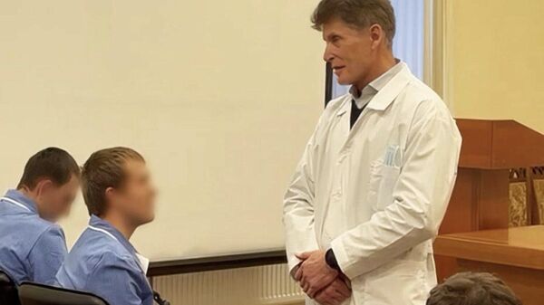 Губернатор Приморья Олег Кожемяко во время встречи в госпитале с морпехами 155-й бригады. Кадр из видео
