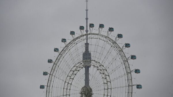 Самое большое колесо обозрения в Европе Солнце Москвы на ВДНХ в Москве