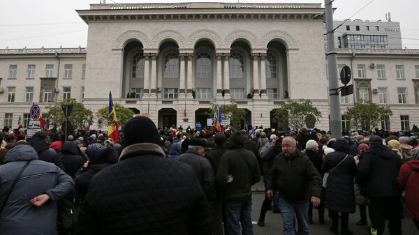 Участники акции протеста в Молдавии 