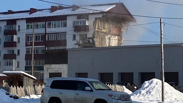 Здание в поселке Тымовское, где, предварительно, произошел взрыв газа