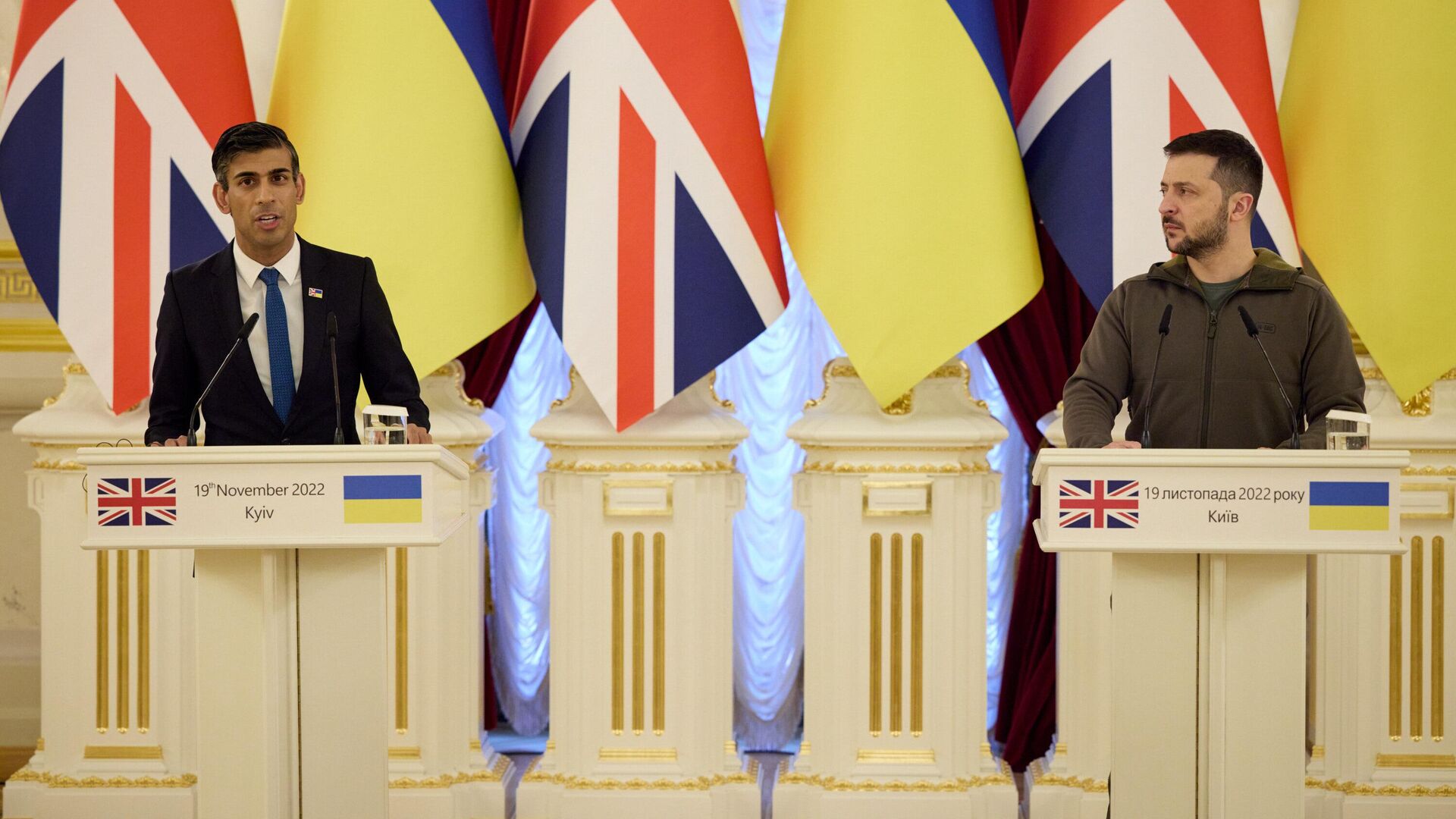 Премьер-министр Великобритании Риши Сунак и президент Украины Владимир Зеленский во время встречи в Киеве - РИА Новости, 1920, 19.11.2022