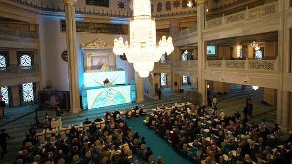Основной этап XX Московского Международного конкурса чтецов Корана в Московской Соборной мечети