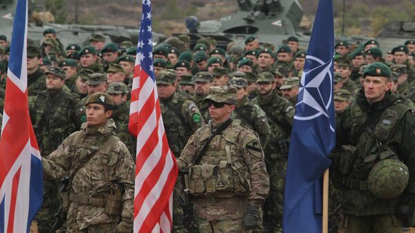 Военнослужащие во время совместных учений НАТО 