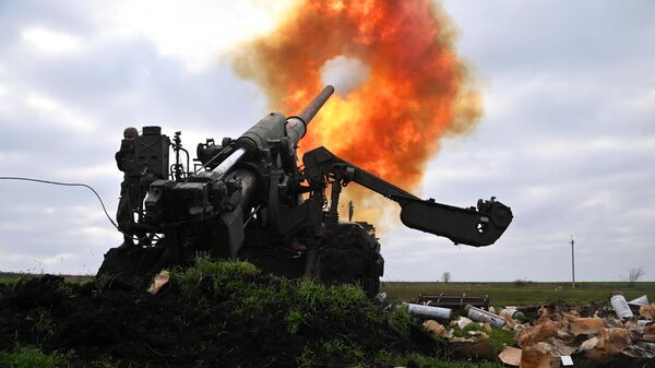 Российские артиллеристы ведут огонь по позициям ВСУ 